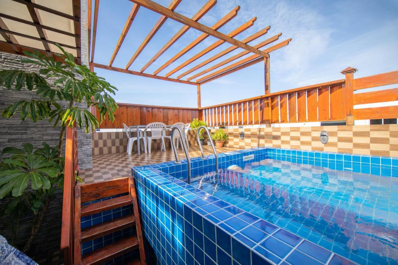White Beach Holiday At Hulhumale' Exterior foto